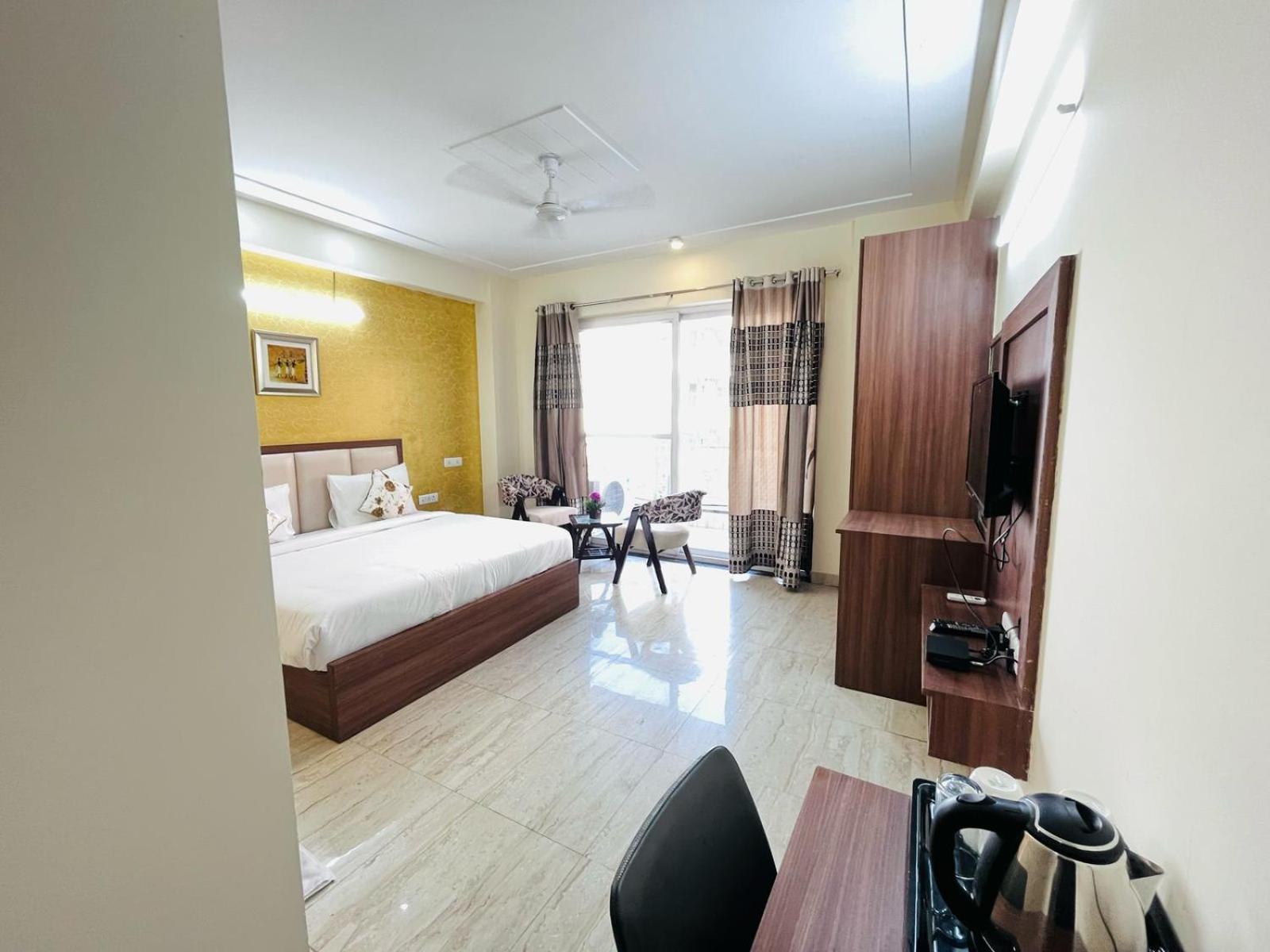Hotel The Luxe 18 - Golf Course Road Gurgaon Dış mekan fotoğraf