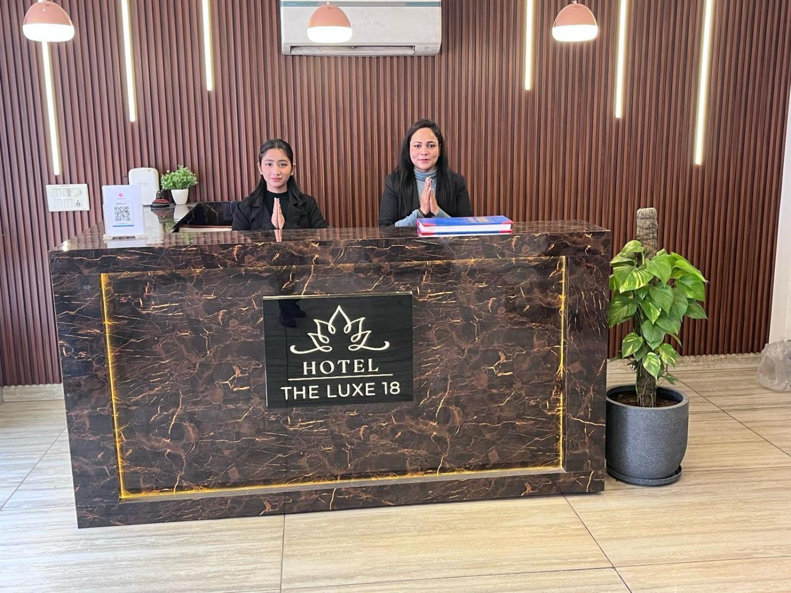 Hotel The Luxe 18 - Golf Course Road Gurgaon Dış mekan fotoğraf