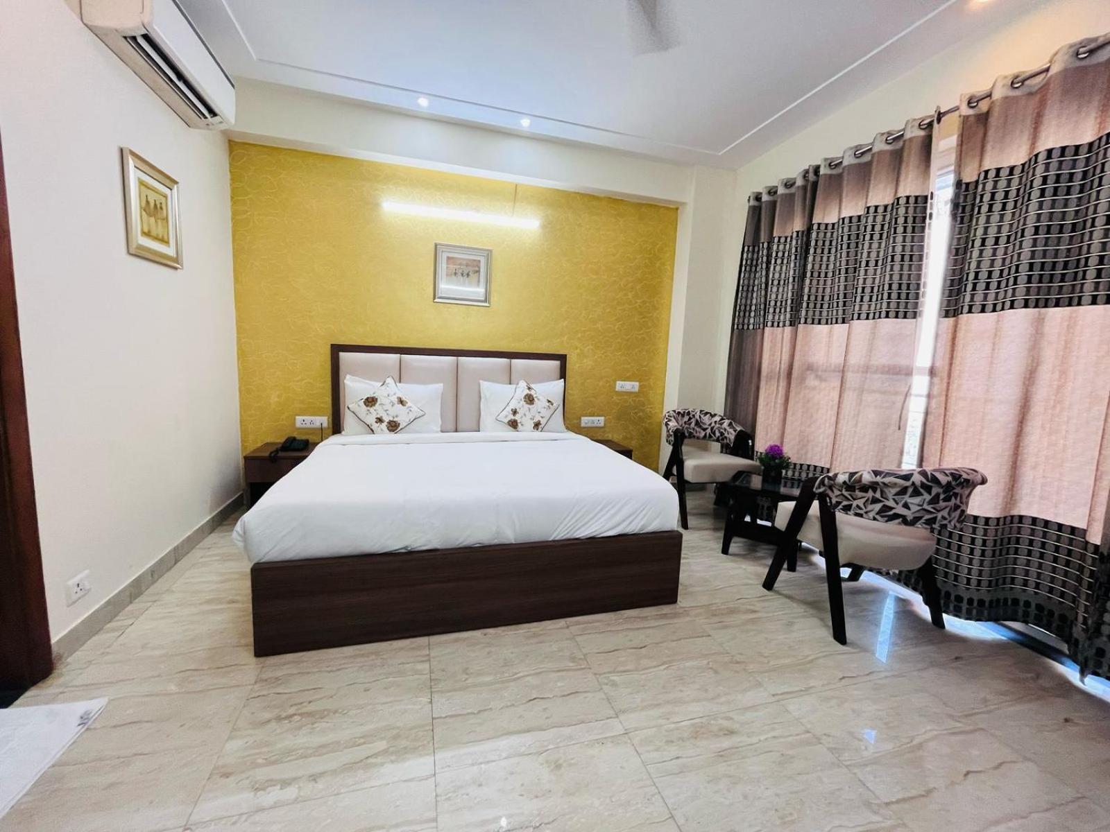 Hotel The Luxe 18 - Golf Course Road Gurgaon Dış mekan fotoğraf