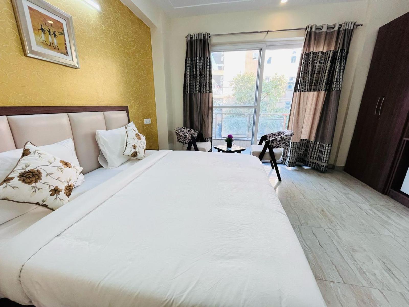 Hotel The Luxe 18 - Golf Course Road Gurgaon Dış mekan fotoğraf