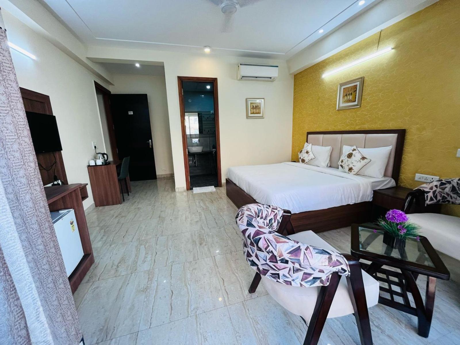 Hotel The Luxe 18 - Golf Course Road Gurgaon Dış mekan fotoğraf
