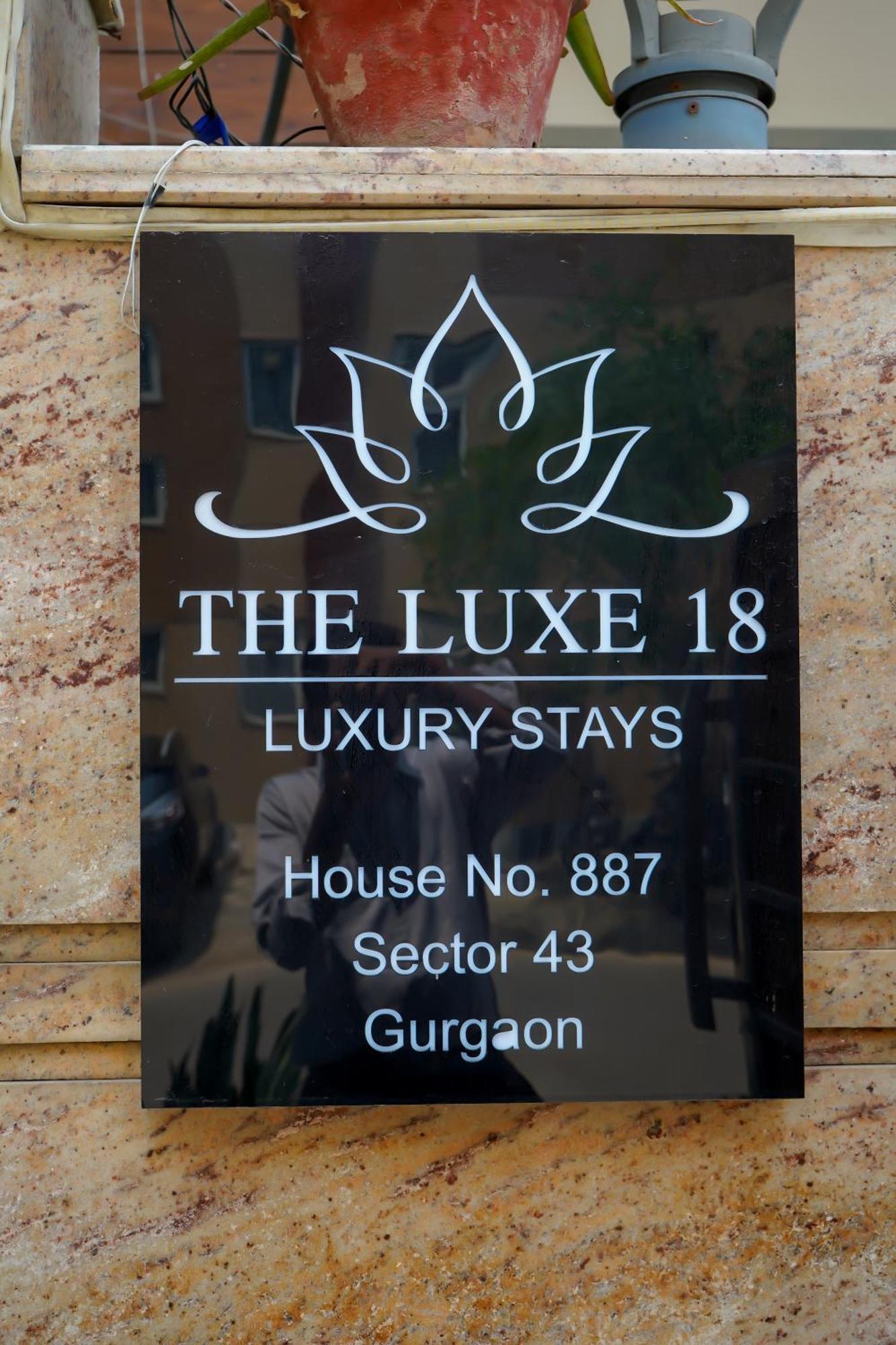 Hotel The Luxe 18 - Golf Course Road Gurgaon Dış mekan fotoğraf