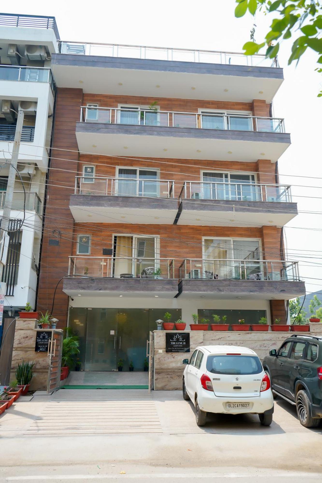 Hotel The Luxe 18 - Golf Course Road Gurgaon Dış mekan fotoğraf