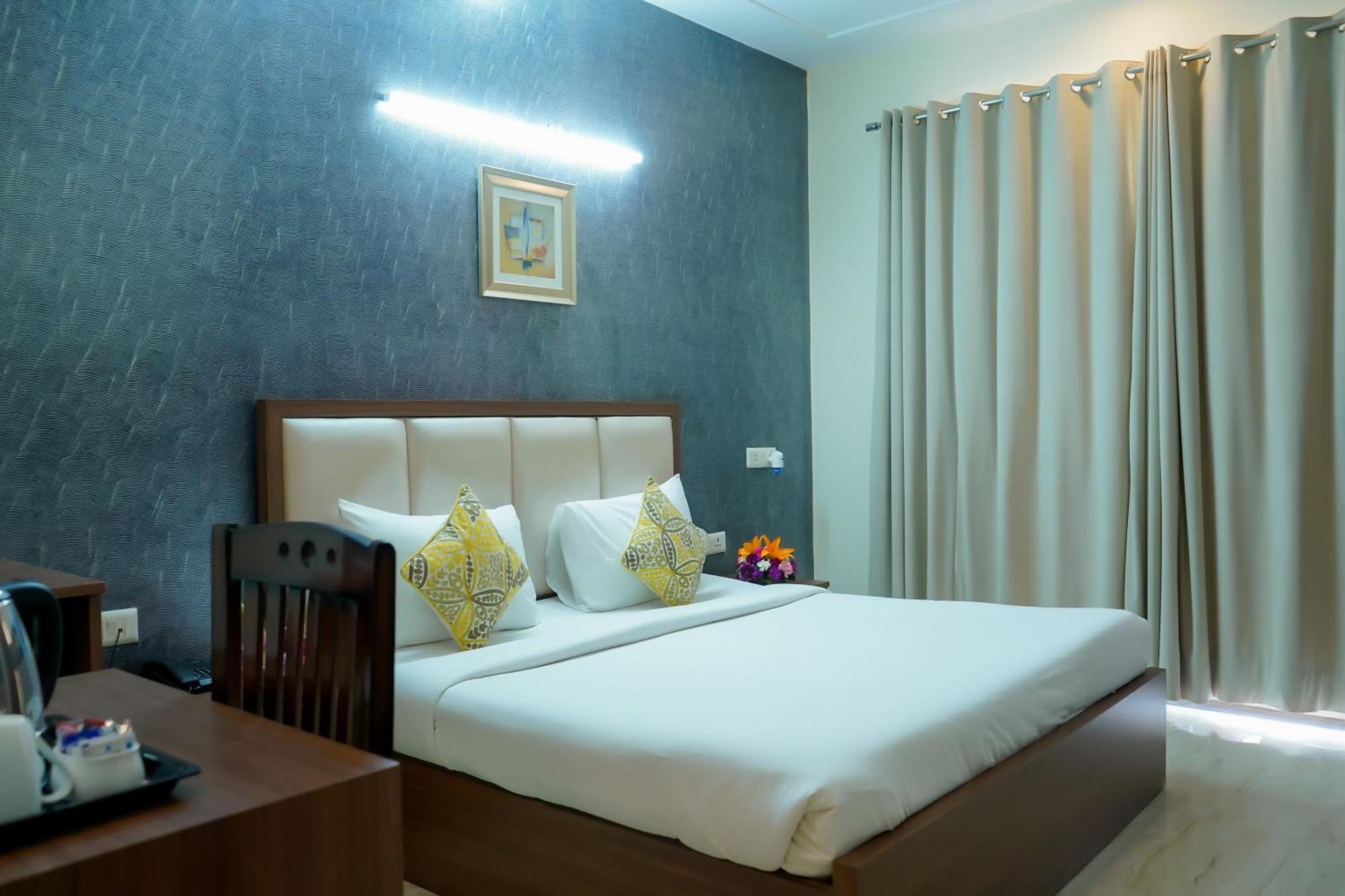 Hotel The Luxe 18 - Golf Course Road Gurgaon Dış mekan fotoğraf