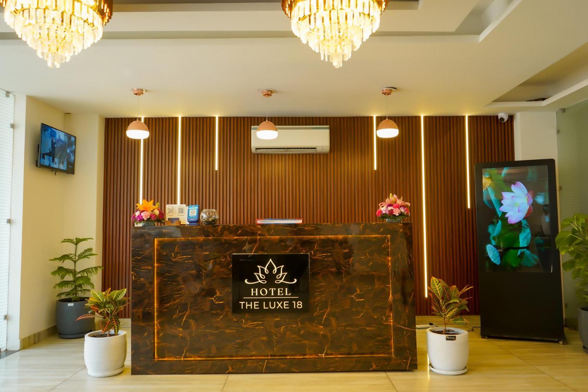 Hotel The Luxe 18 - Golf Course Road Gurgaon Dış mekan fotoğraf