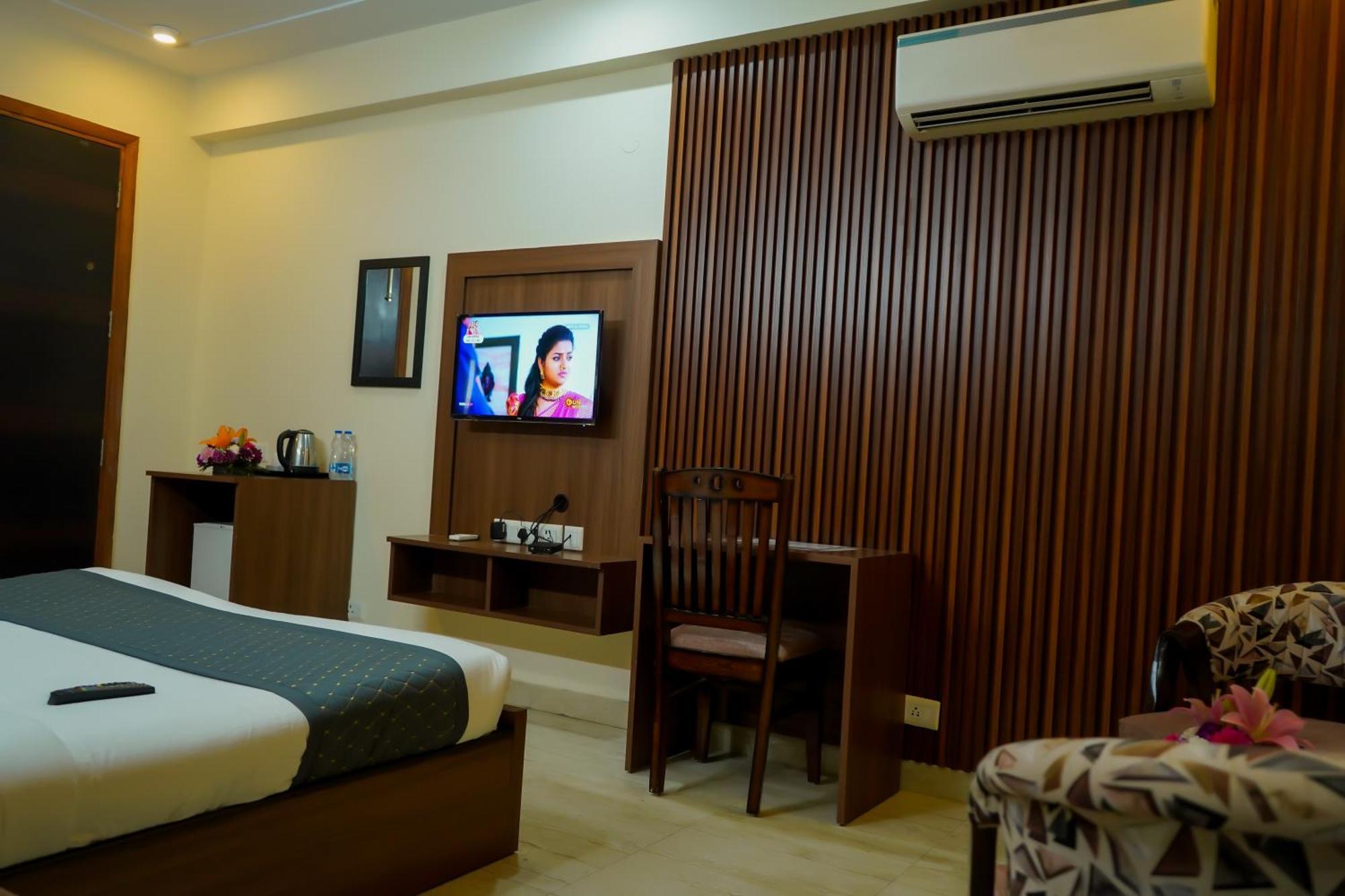 Hotel The Luxe 18 - Golf Course Road Gurgaon Dış mekan fotoğraf