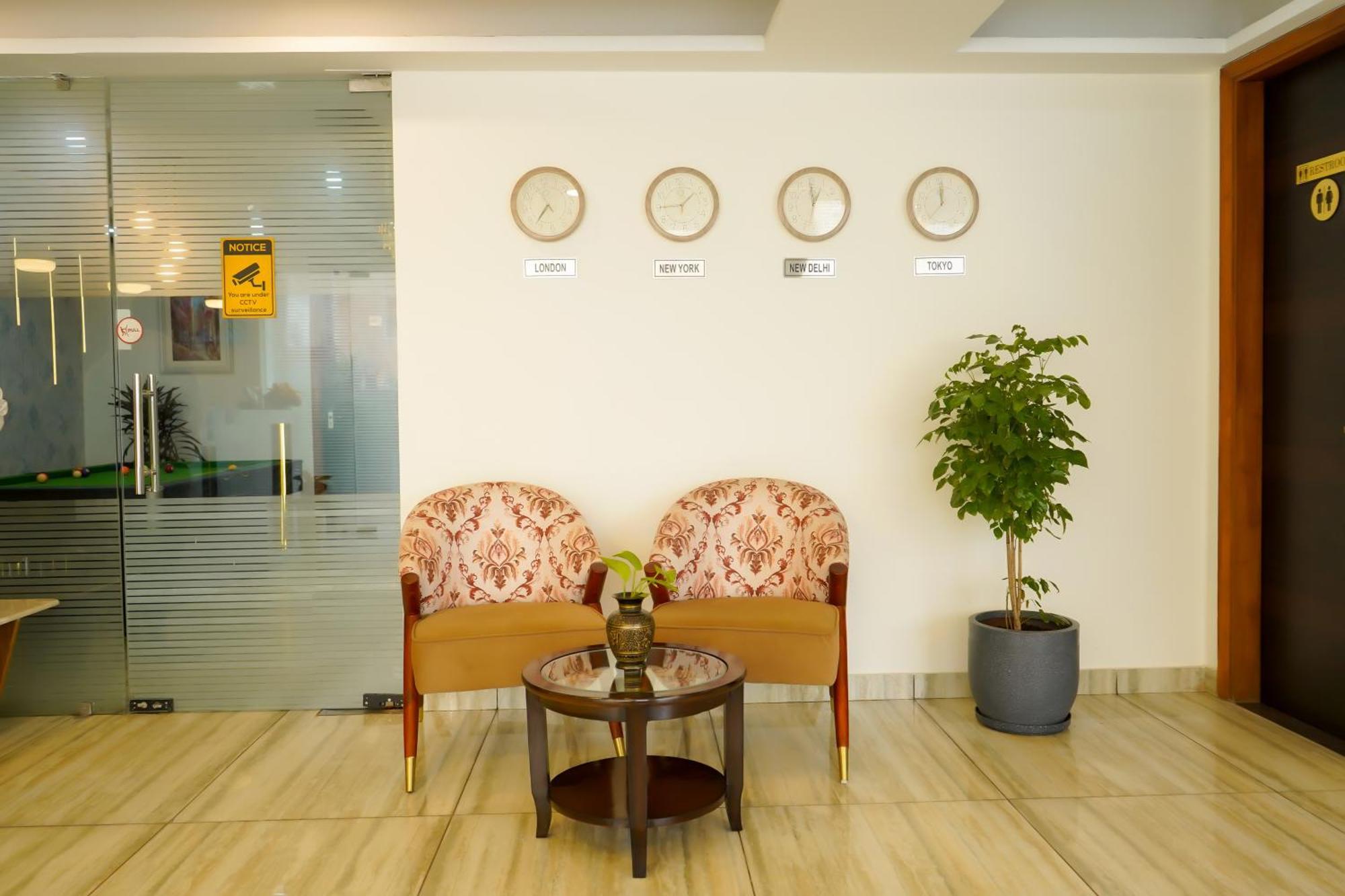 Hotel The Luxe 18 - Golf Course Road Gurgaon Dış mekan fotoğraf